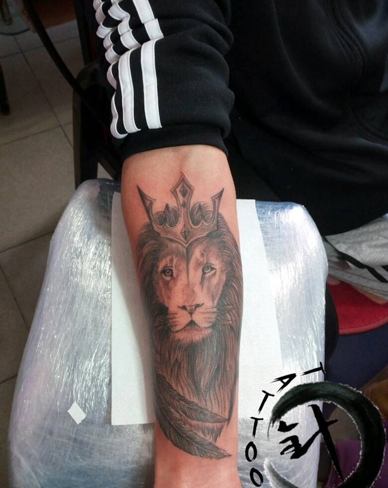 狮子纹身图片_手臂欧美动物原创小白刺青塔图~针成品纹身图案