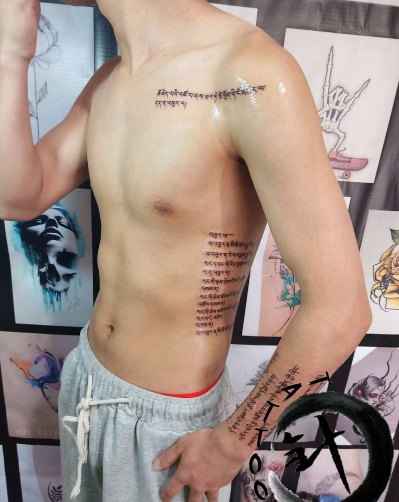藏文纹身图片_胸部腰部纹身图案