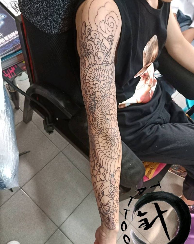 青龙臂线条 待续纹身图片_手臂老传统新传统花臂纹身图案