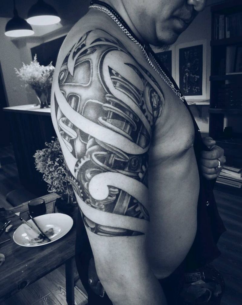 机械臂图腾纹身图片