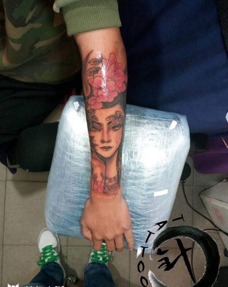 艺妓纹身图片_手臂传统人物原创小白刺青塔图~针成品纹身图案