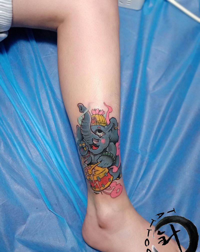 遮盖纹身图片_腿部New School象纹身图案