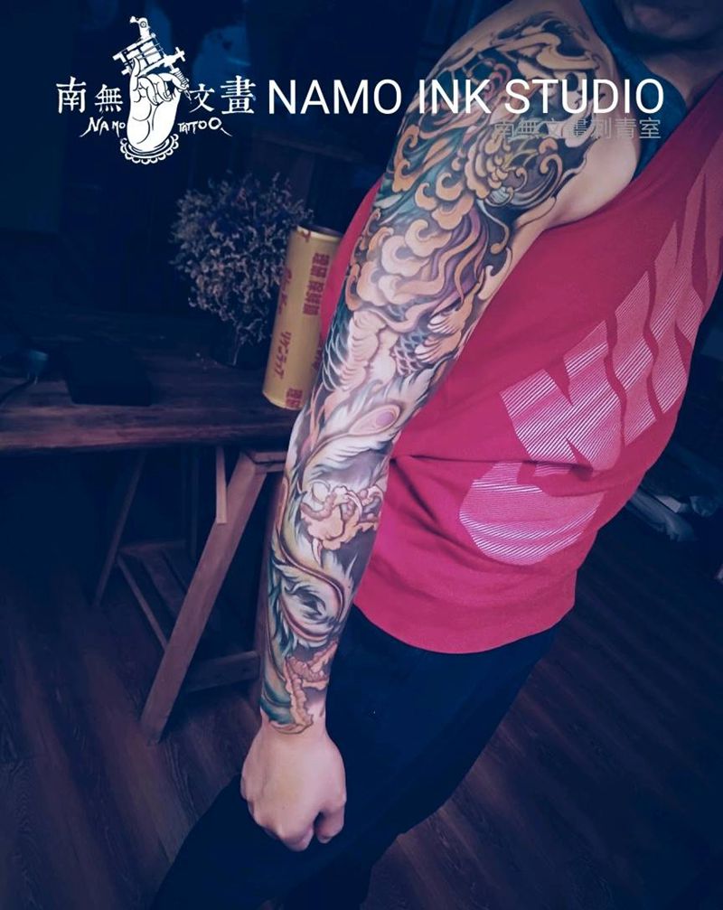 凤凰花臂纹身图片