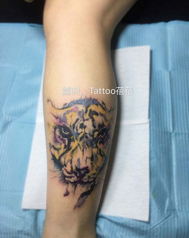 脑腐纹身图片_腿部脚部水彩水墨纹身图案