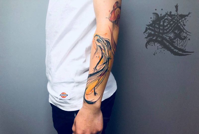 鱼纹身图片_手部纹身图案