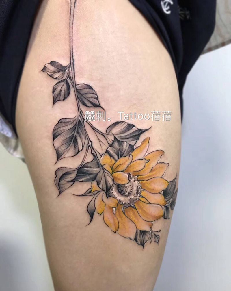 花花纹身图片_腿部素花纹身图案