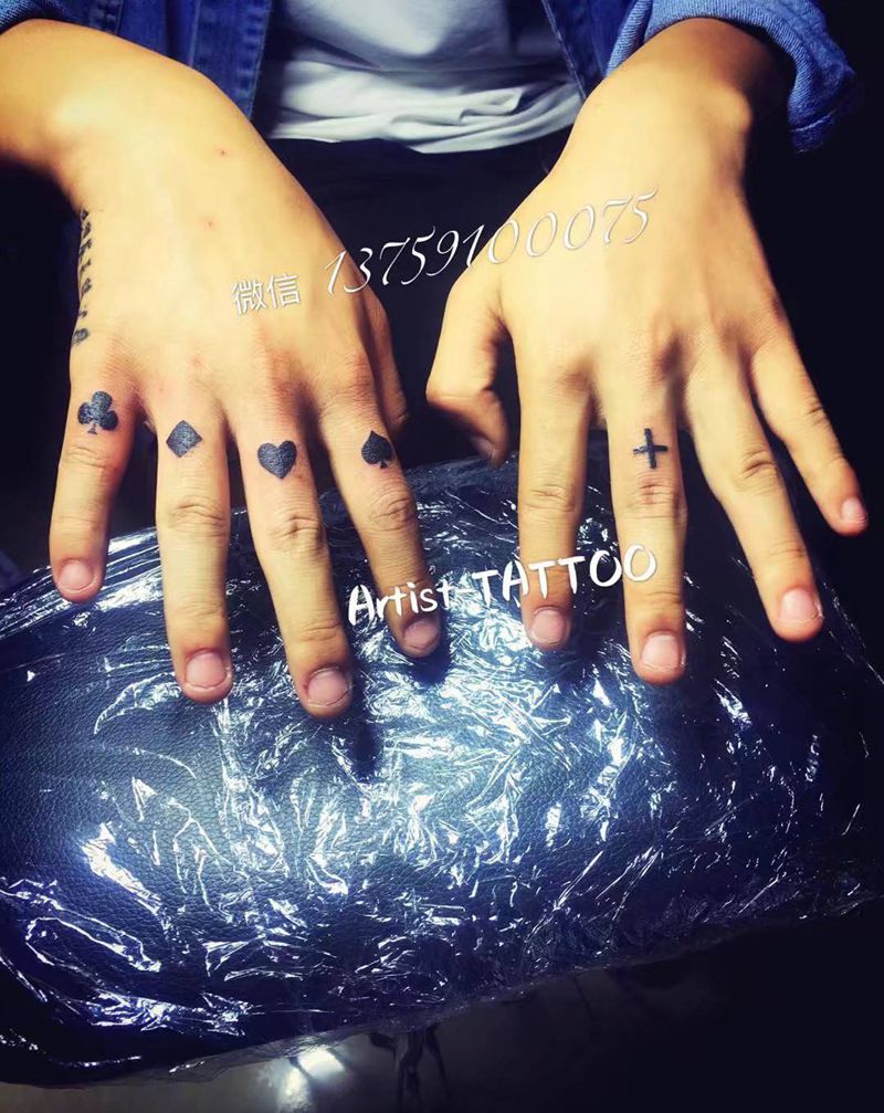 手指小图纹身图片_手部图腾纹身图案