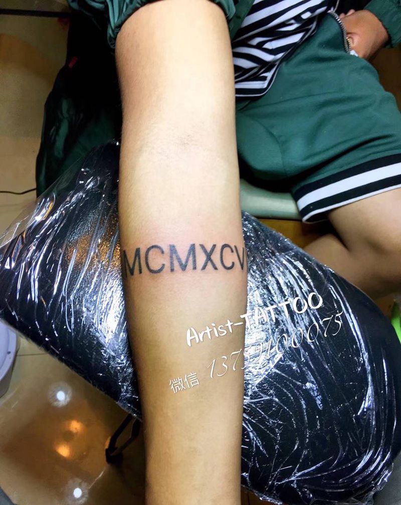 英文纹身图片_手部花体字图腾纹身图案