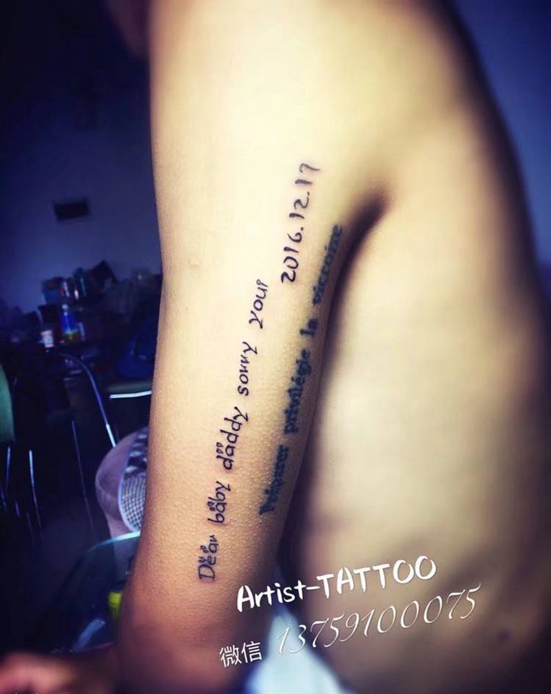 英文纹身图片_手部花体字纹身图案