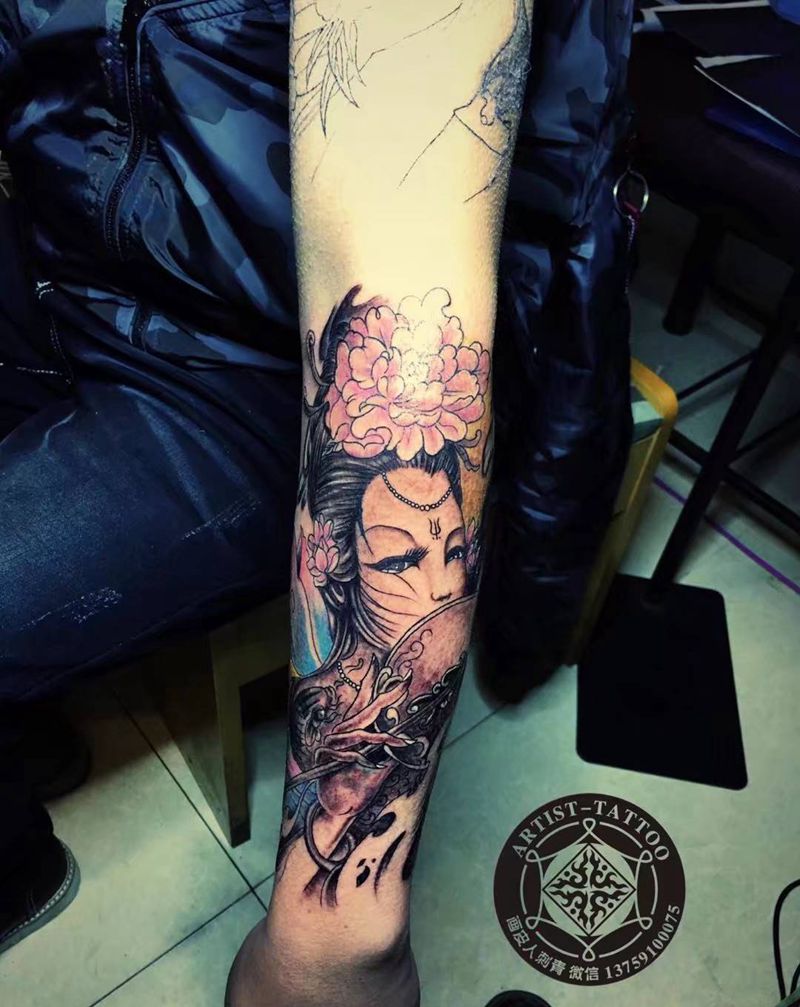 艺妓纹身图片_手部新传统纹身图案