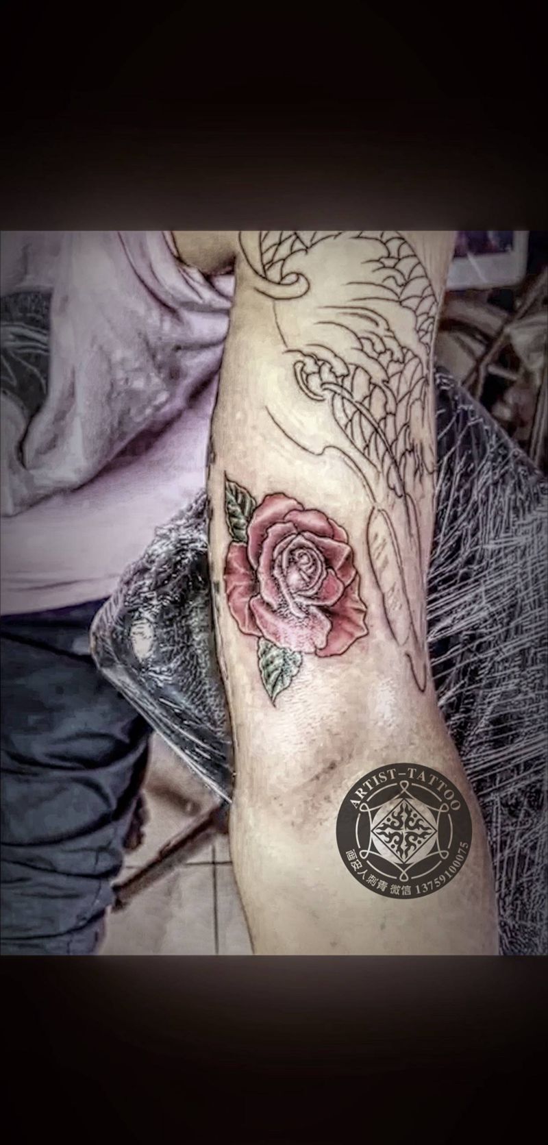玫瑰纹身图片_手部Old School纹身图案