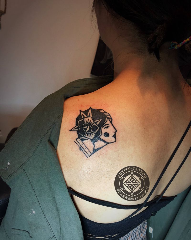 肩部小图纹身图片_肩部Old School图腾纹身图案