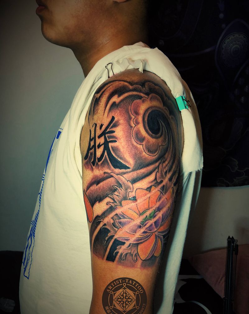 莲花浪花纹身图片_手部老传统纹身图案