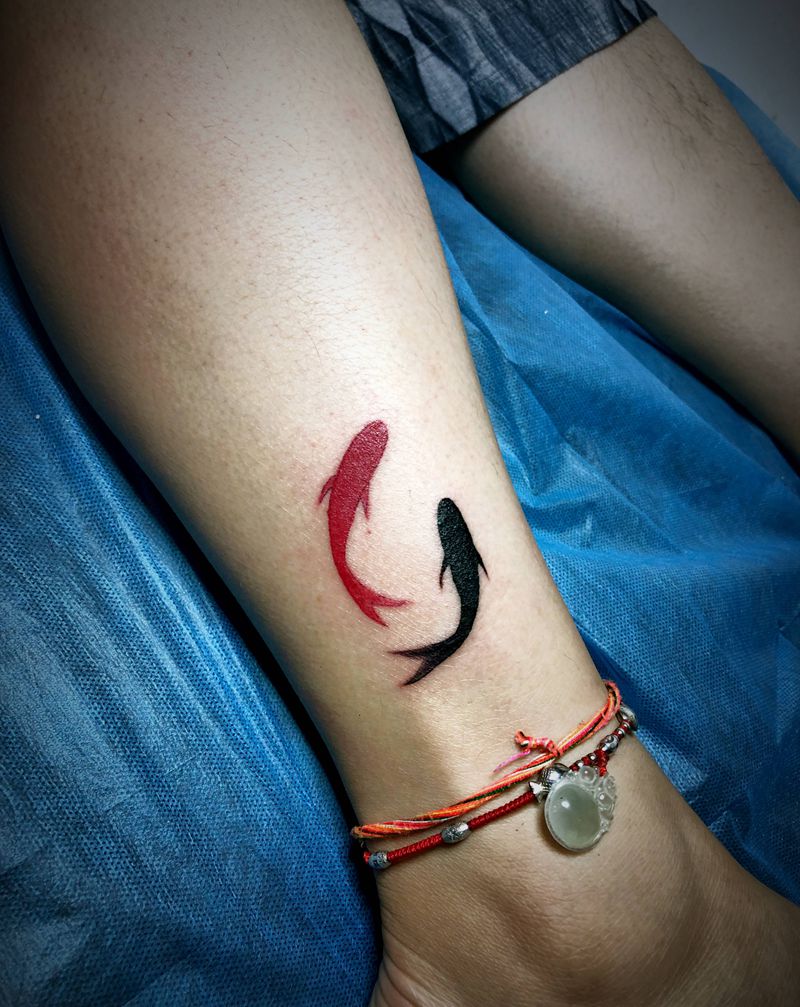 阴阳鱼纹身图片_腿部图腾老传统纹身图案