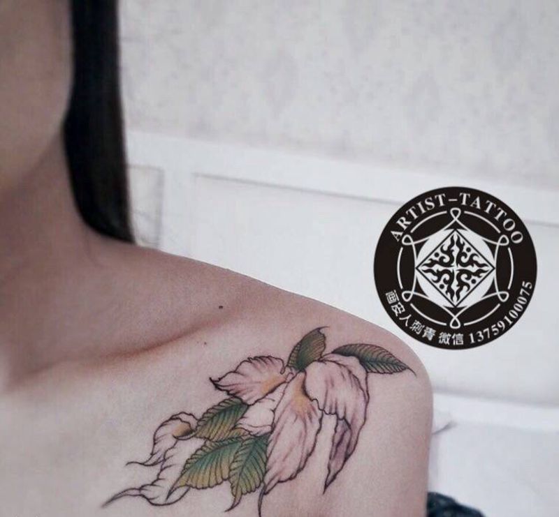 花叶纹身图片_肩部New School欧美写实纹身图案