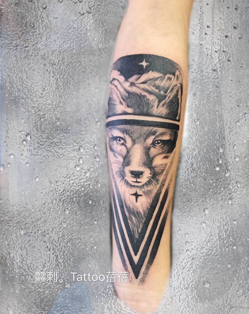 狐狸纹身图片_手部手臂点刺纹身图案