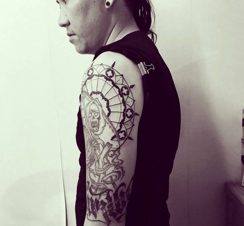 给“割麦子”的➕个花体和窗户