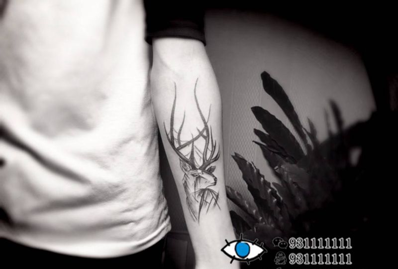 鹿 草图风格纹身图片