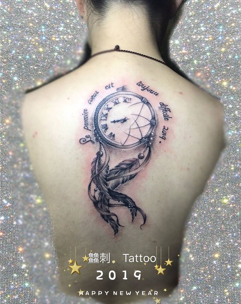 时间捕梦网纹身图片_背部纹身图案