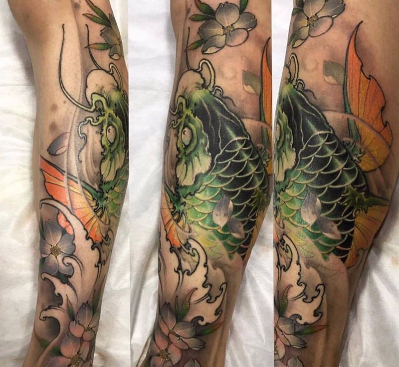 锦鲤纹身图片_成品腿部传统动物纹身图案