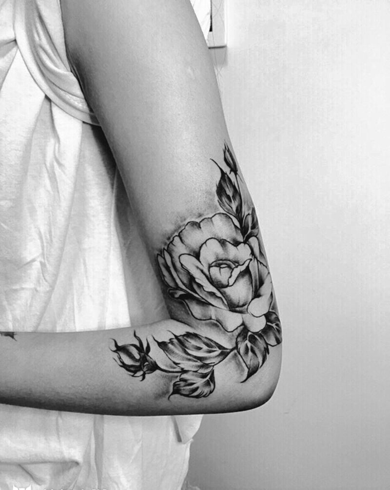 玫瑰纹身图片_成品植物手臂纹身图案