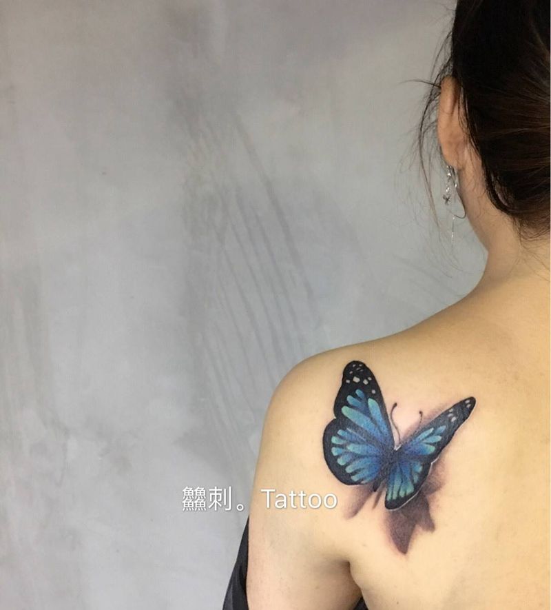 小蝴蝶纹身图片_成品背部欧美清新动物纹身图案