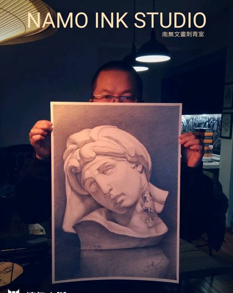 《纹身的石膏像》纹身图片