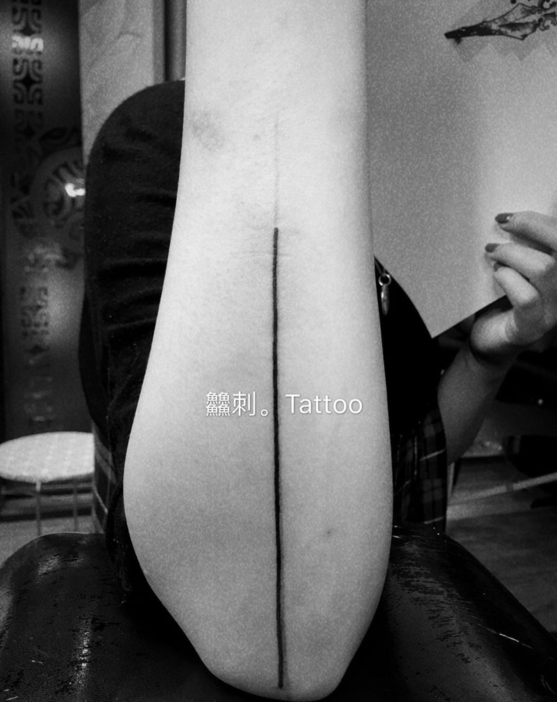 又是虾线纹身图片_成品原创纹身图案