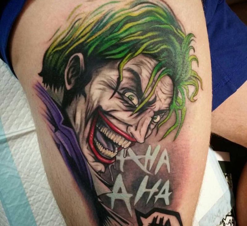 如果命运没让你大笑， 那是因为你根本没弄懂那笑话。纹身图片_成品腿部欧美人物肖像纹身图案