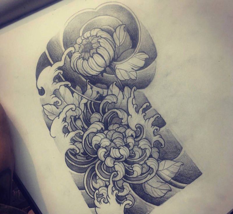 Mini半胛纹身图片_手稿手臂胸部传统纹身图案