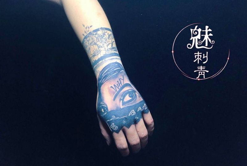 蒙面女纹身图片