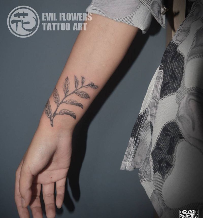 写实校草纹身图片