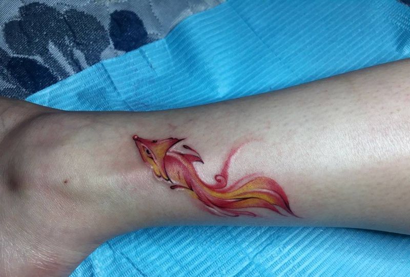 小狐狸纹身图片_成品脚部清新动物纹身图案