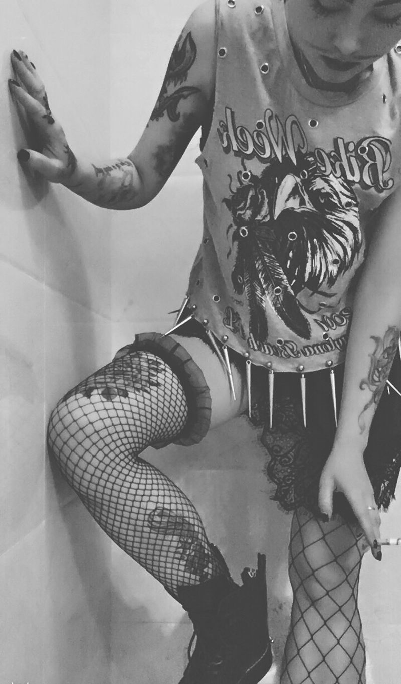 一个假纹身师纹身图片