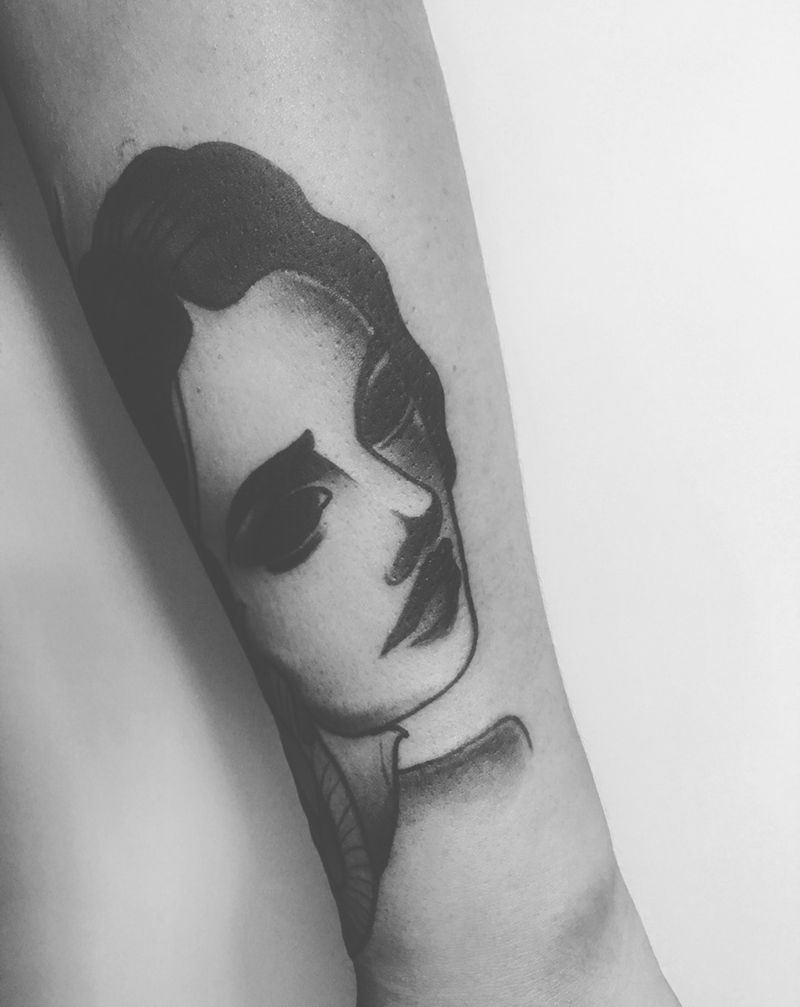 遮盖旧纹身纹身图片_成品手臂肖像欧美人物植物纹身图案