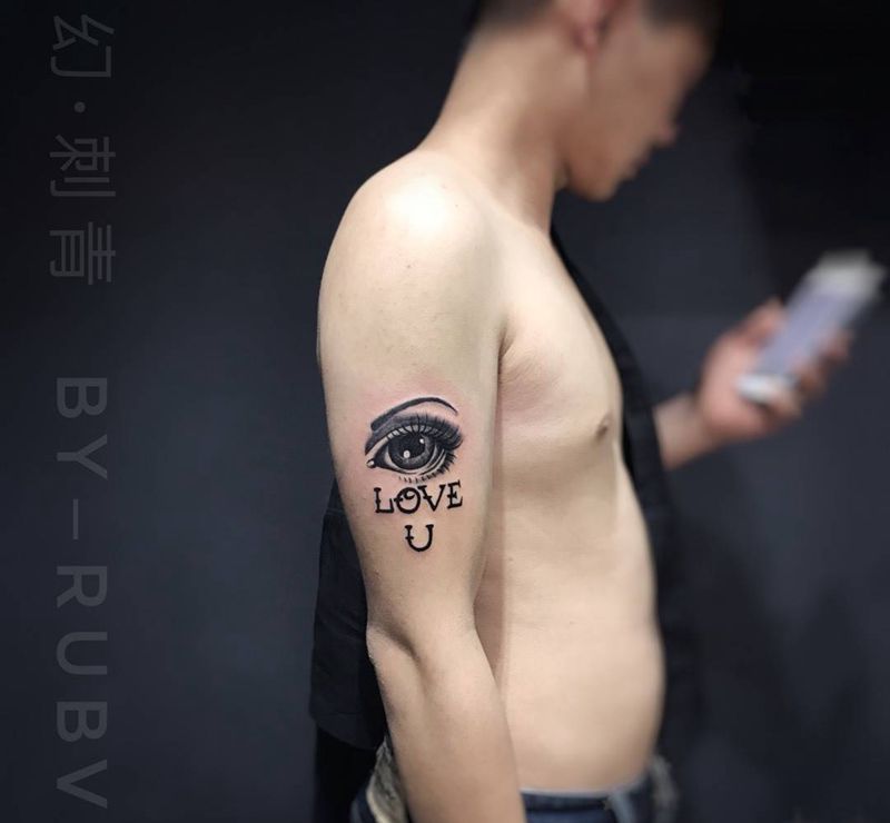 色眯眯的大眼睛纹身图片_成品手臂清新字符纹身图案