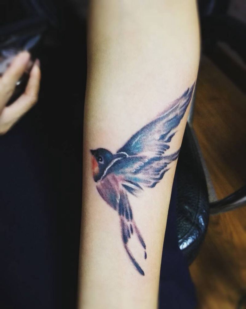 水墨燕子纹身图片_手臂清新动物成品纹身图案