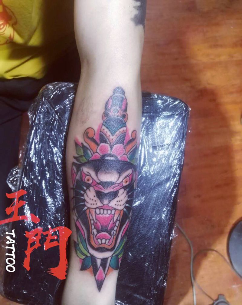 虎纹身图片_手臂New School纹身图案