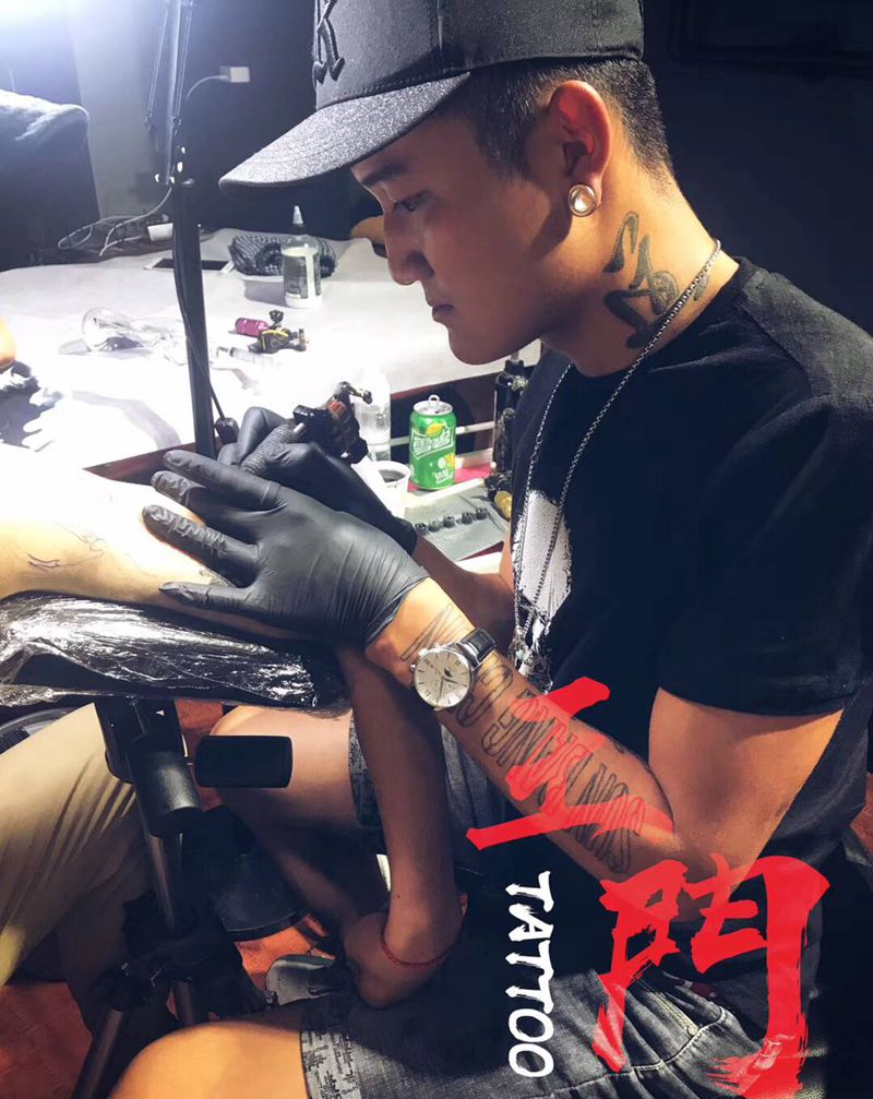 王门刺青师By王梓浩纹身图片_手臂欧美写实纹身图案