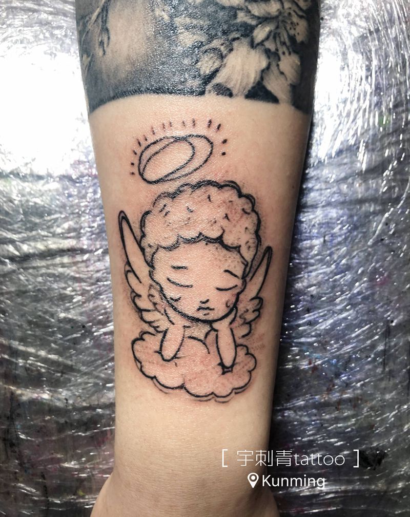 小天使纹身图片_手部点刺纹身图案