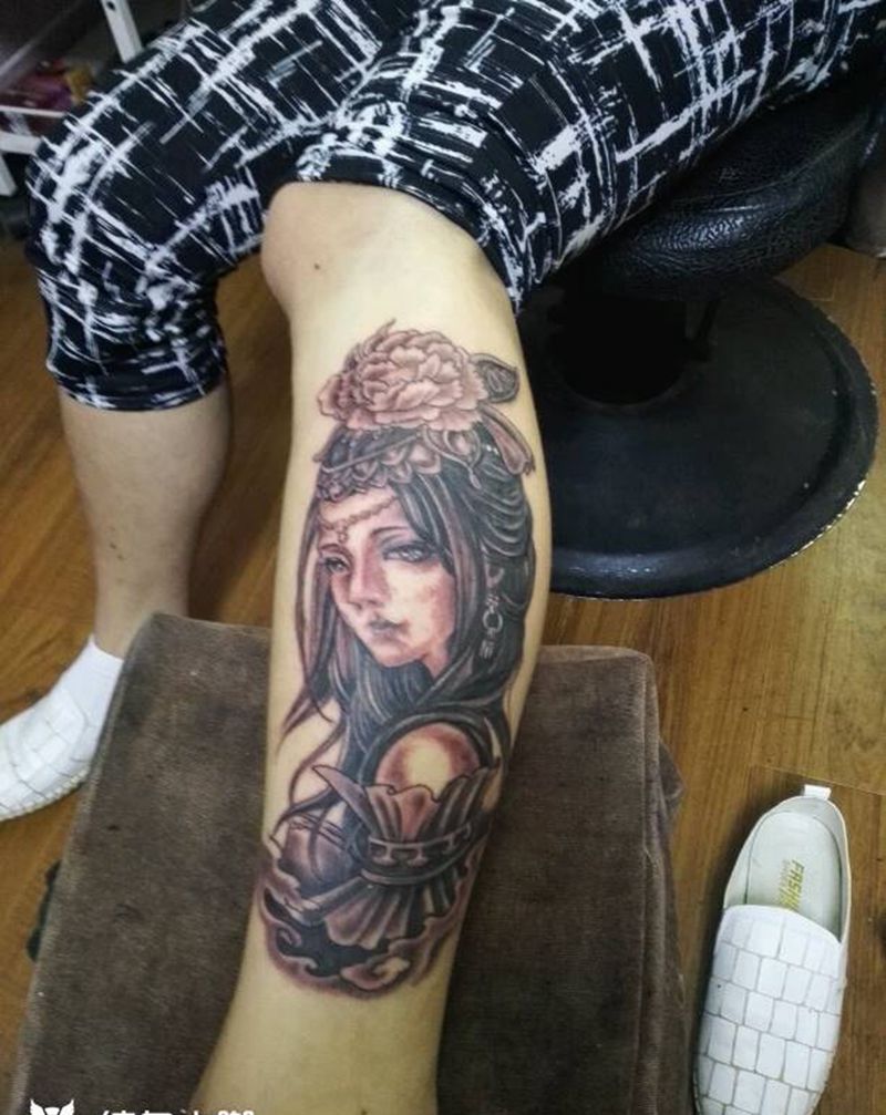 仕女纹身纹身图片_腿部传统人物成品纹身图案