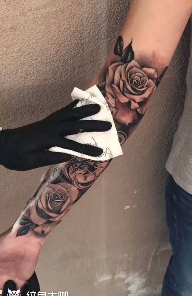 主题玫瑰花纹身图片_手臂纹身图案