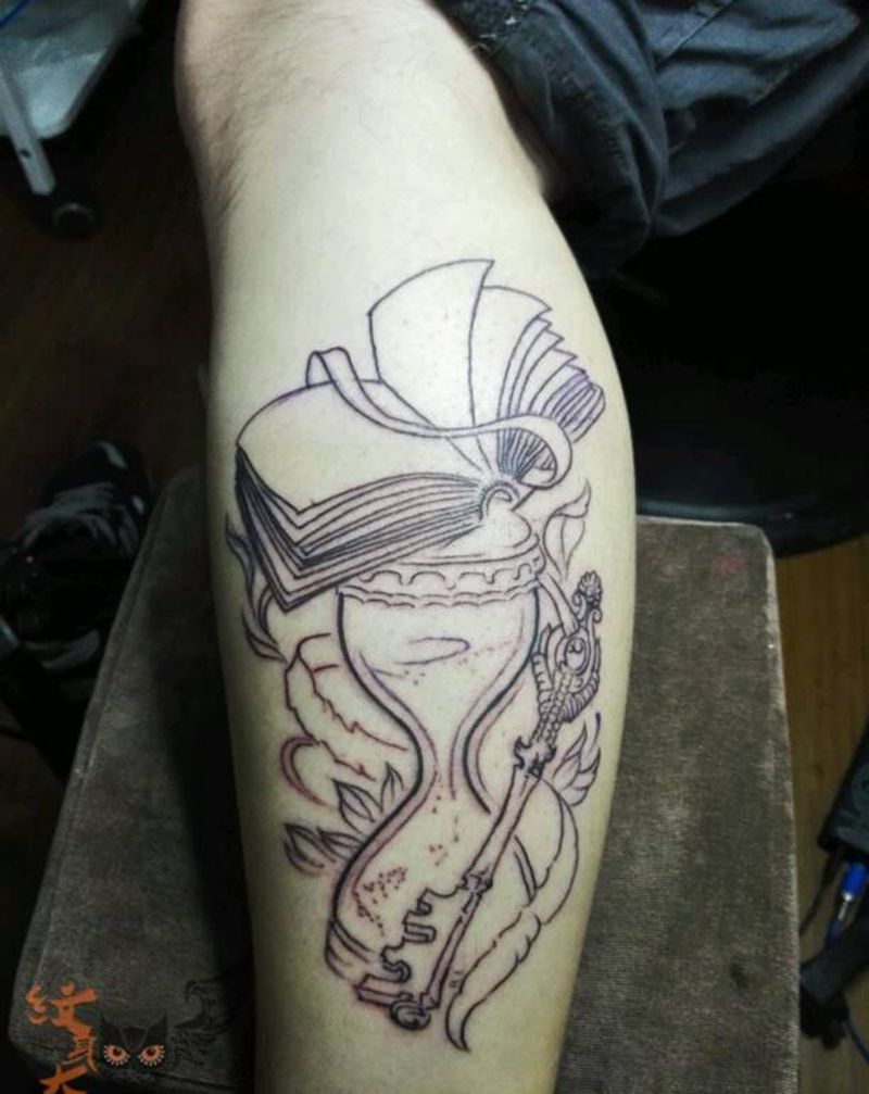 沙漏,美好永驻纹身图片_腿部欧美静物纹身图案