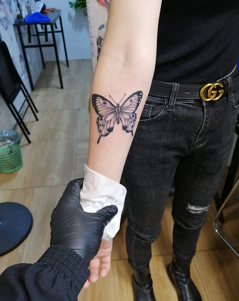 蝴蝶纹身图片_几何纹身图案