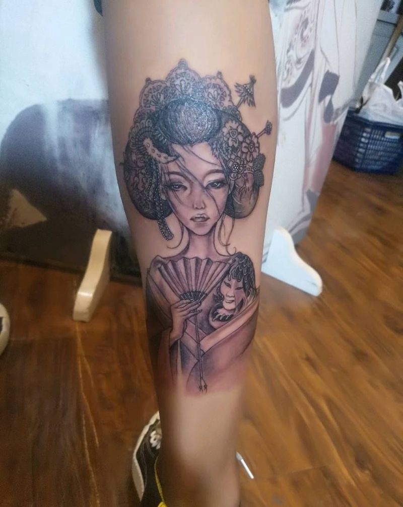 艺妓纹身图片_腿部传统人物昆明云南纹人墨刻成品纹身图案