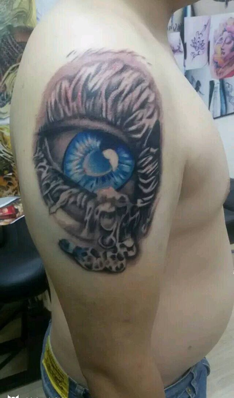 眼睛～纹身图片_手臂欧美人物成品纹身图案
