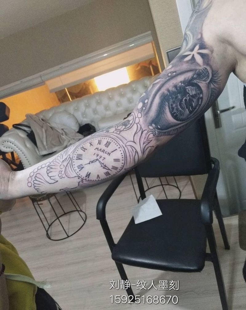 欧美风格花臂纹身图片_手臂欧美人物昆明云南纹人墨刻成品纹身图案