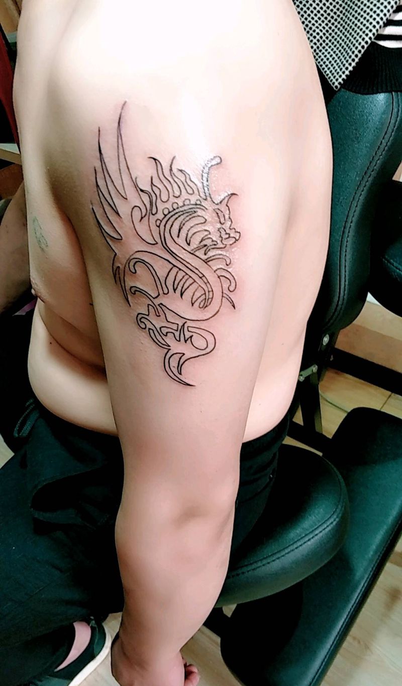图腾 龙 线条完成纹身图片_手臂传统人物图腾成品纹身图案