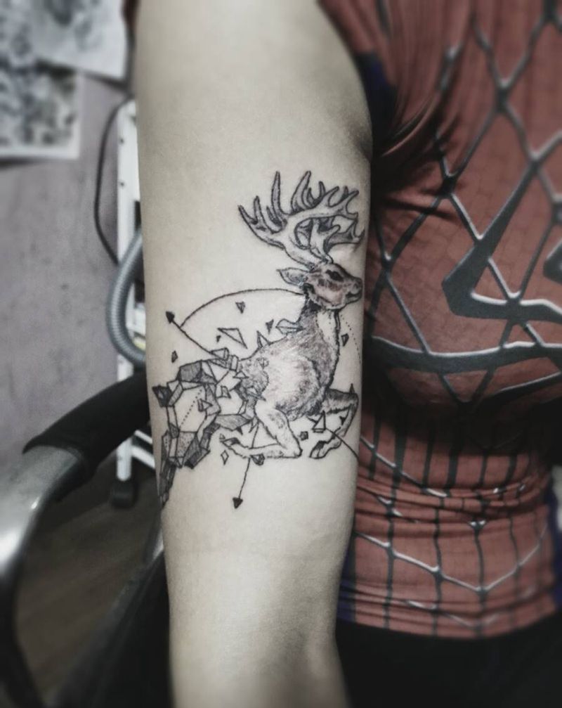 鹿纹身纹身图片_手臂清新动物原创成品纹身图案