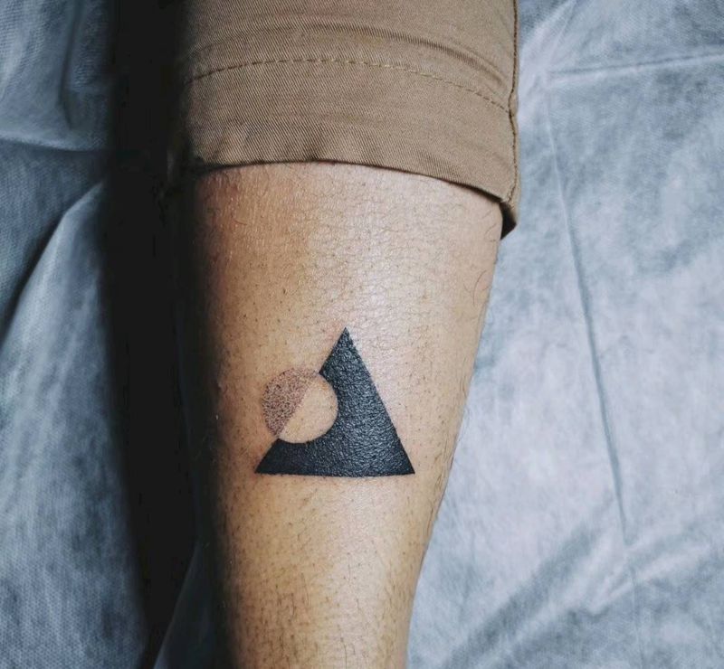 几何纹身图片_手部腿部几何纹身图案